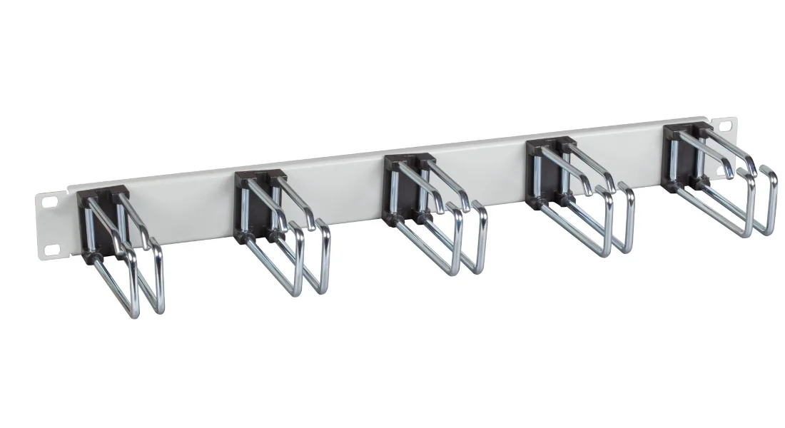19-Zoll Kabelmanagement-Panel mit fünf stabilen Metallbügeln zur geordneten Kabelführung in Serverschränken und Netzwerkracks 19-Zoll Kabelmanagement-Panel mit fünf stabilen Metallbügeln zur geordneten Kabelführung in Serverschränken und Netzwerkracks