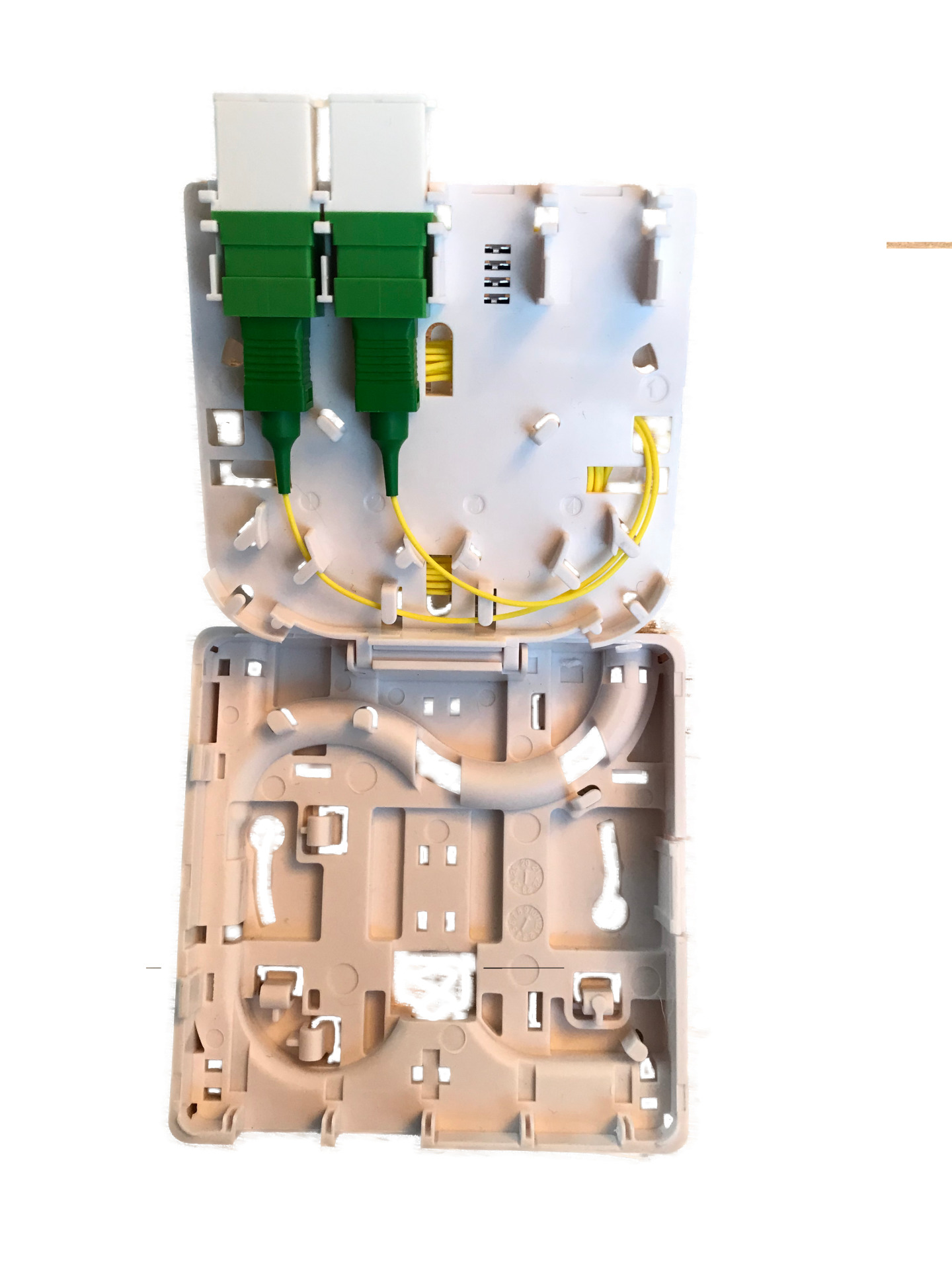 FTTH Box für 4 Kupplungen SC-S oder LC-D 80x80 mit Kabelführung, Crimpversion