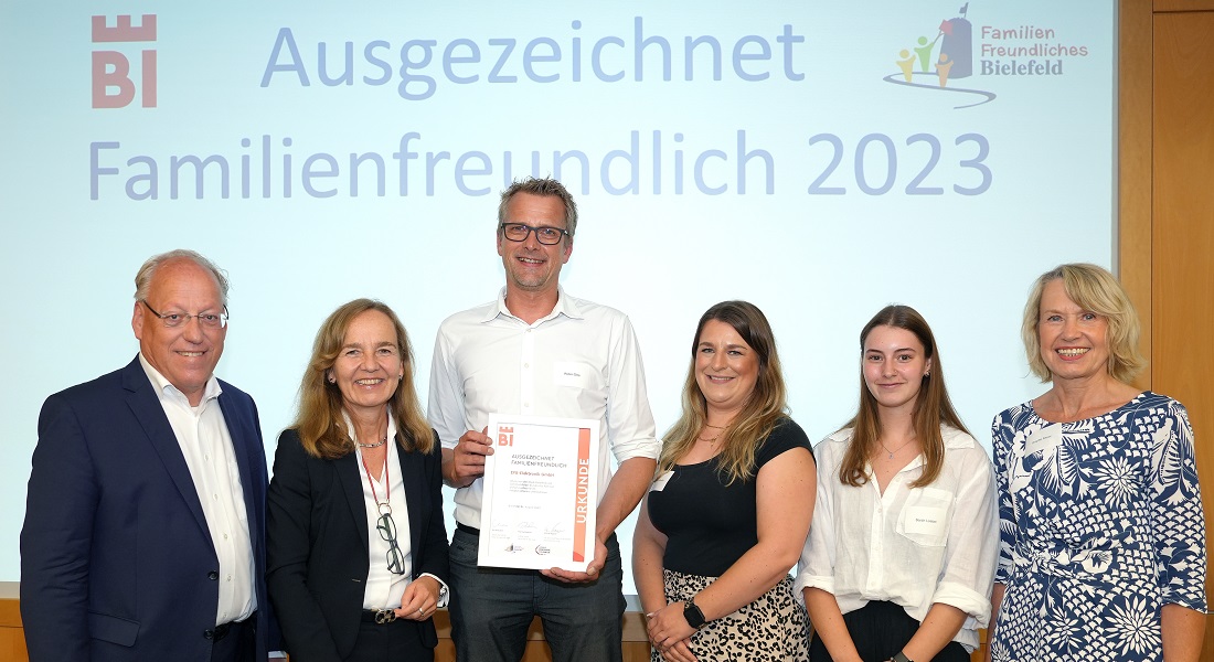 Foto von der Verleihung "ausgezeichnet Familienfreundlich 2023" an EFB-Elektronik