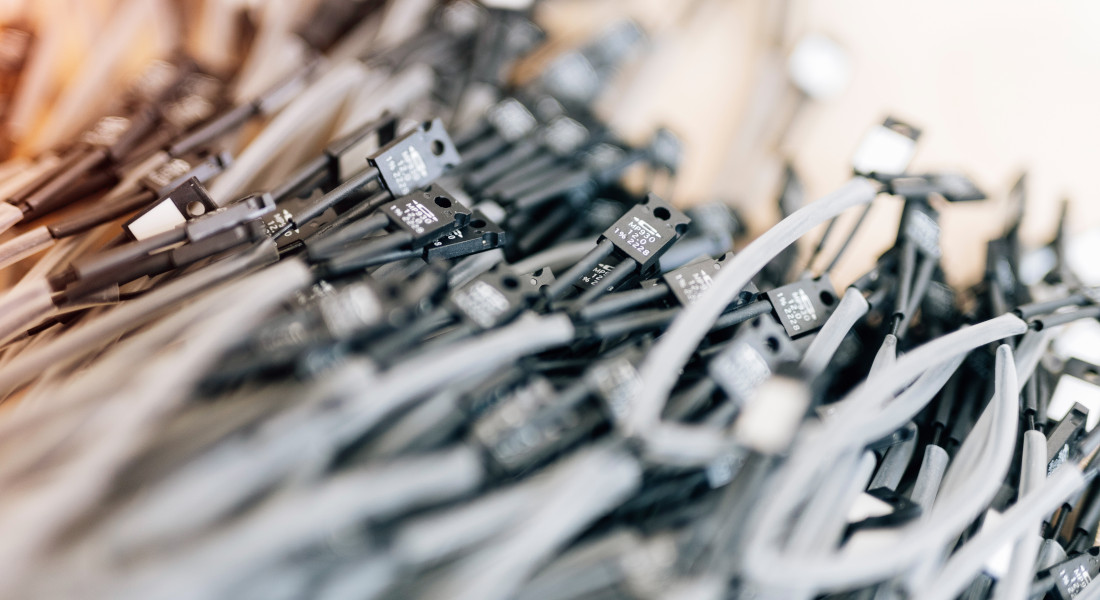 Cable assembly, black cables on a pile, EFB-Elektronik